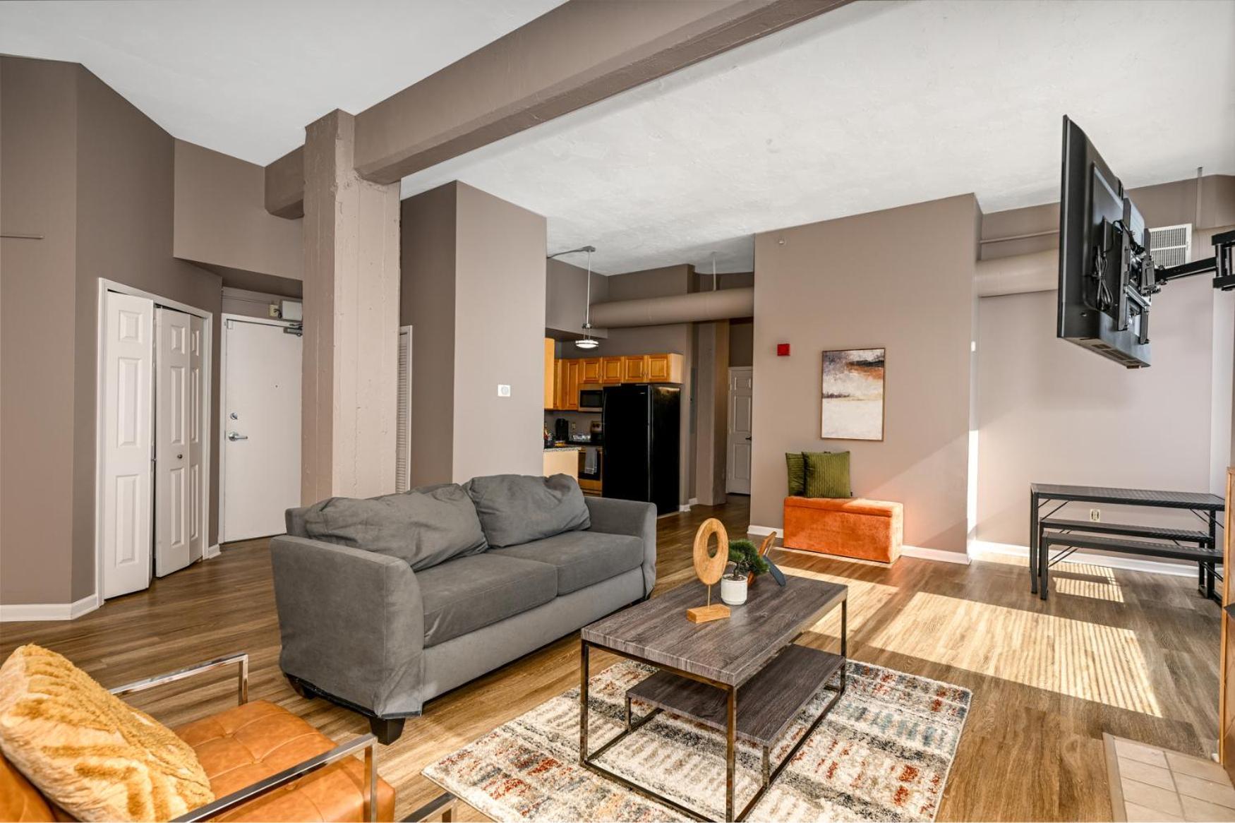 2 Bath Prkg+Gym+Sauna Perk Plaza +30 Day Cleveland Exterior foto
